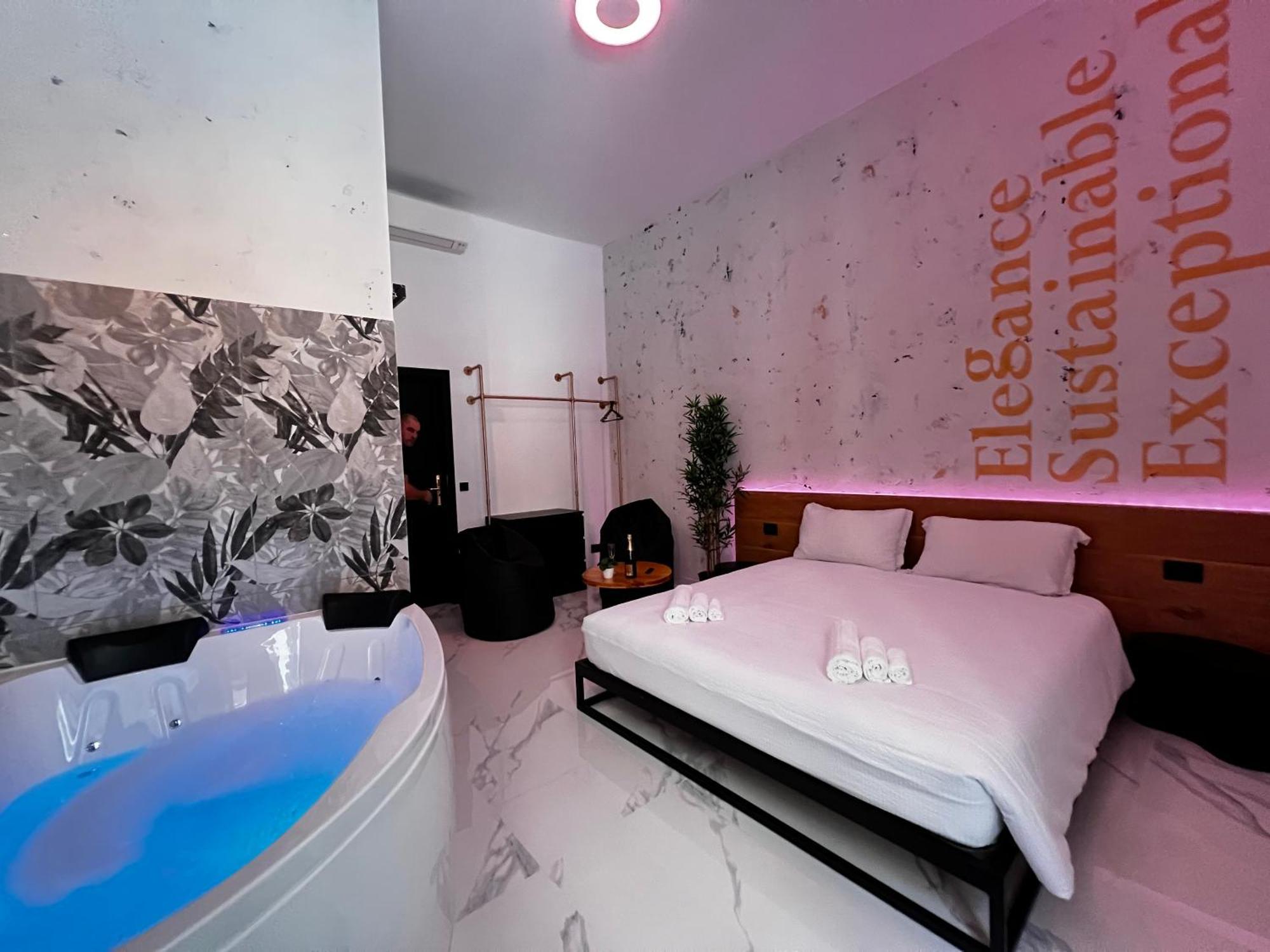 Ese Luxury - Elegant Jacuzzi Suite, Quiet&central